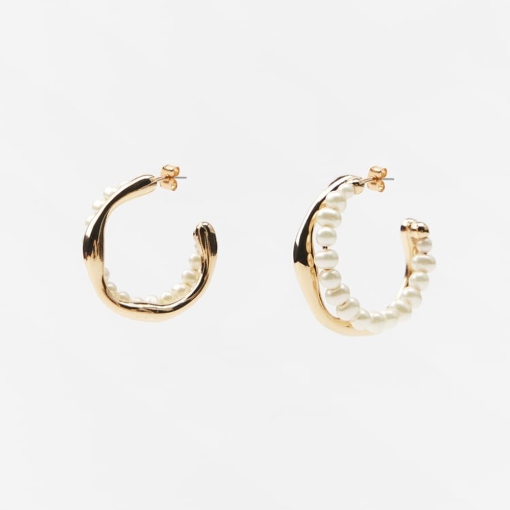 🌹NWT. Zara Golden Pearl Metal Hoop Earrings.